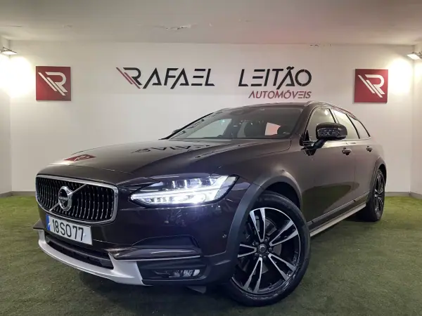 Volvo V90 Cross Country 2017 - 23500 EUR, 213000 km - AUTO.MOTO.pt - 213000km - foto 2 de 44