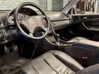 Mercedes-Benz CLK 200 2002 - 7990 EUR, 270000 km - AUTO.MOTO.pt - 270000km - foto 10 de 12
