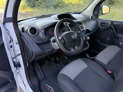Renault Kangoo 2020 - 10560 EUR, 163000 km - AUTO.MOTO.pt - 163000km - foto 13 de 21