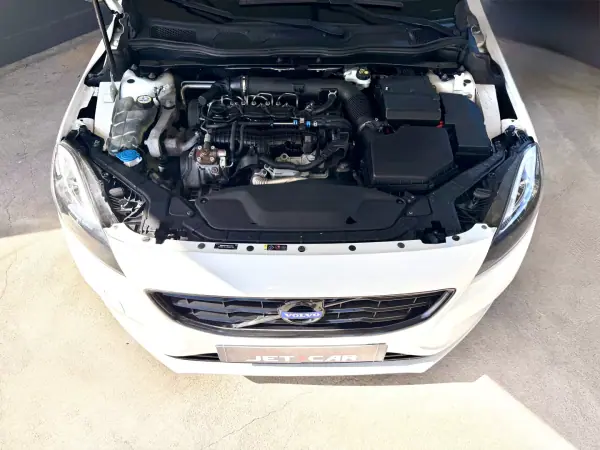 Volvo V40 2014 - 14490 EUR, 182428 km - AUTO.MOTO.pt - 182428km - foto 20 de 21