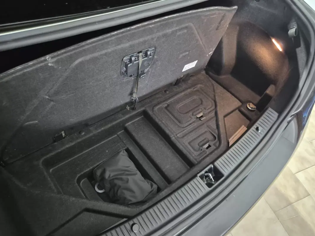 Mercedes-Benz C 300 2020 - 24750 EUR, 103000 km - 103000km - foto 28 de 36