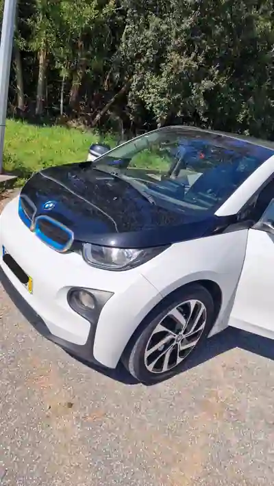 BMW i3 2017 - 19500 EUR, 151000 km - AUTO.MOTO.pt - 151000km - foto 4 de 17
