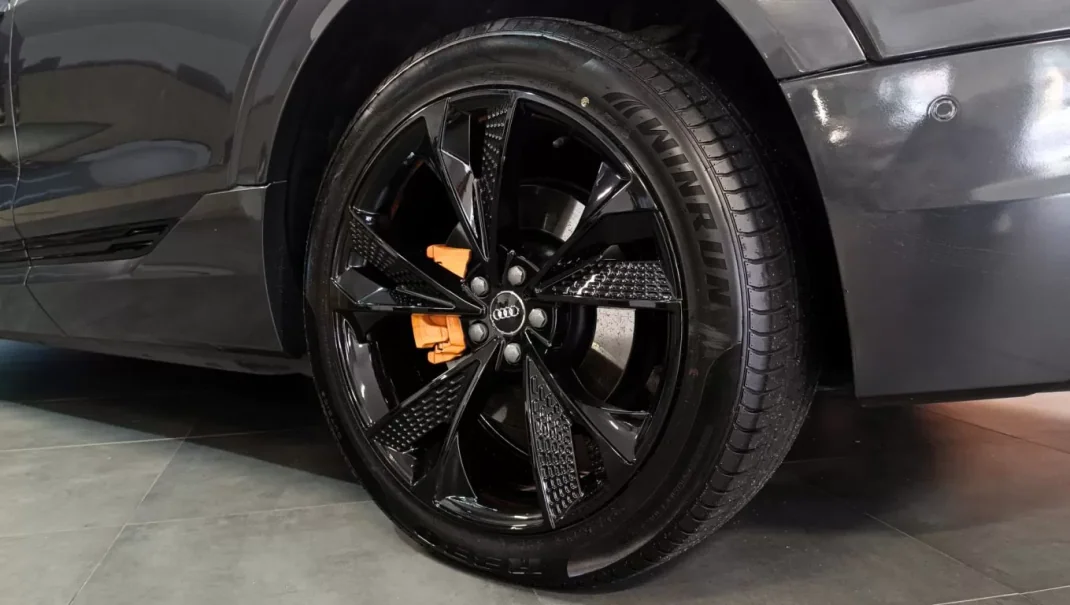 Audi e-tron 2019 - 42900 EUR, 78950 km - AUTO.MOTO.pt - 78950km - foto 17 de 58