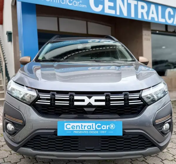 Dacia Jogger 2023 - 15950 EUR, 50000 km - AUTO.MOTO.pt - 50000km - foto 3 de 25