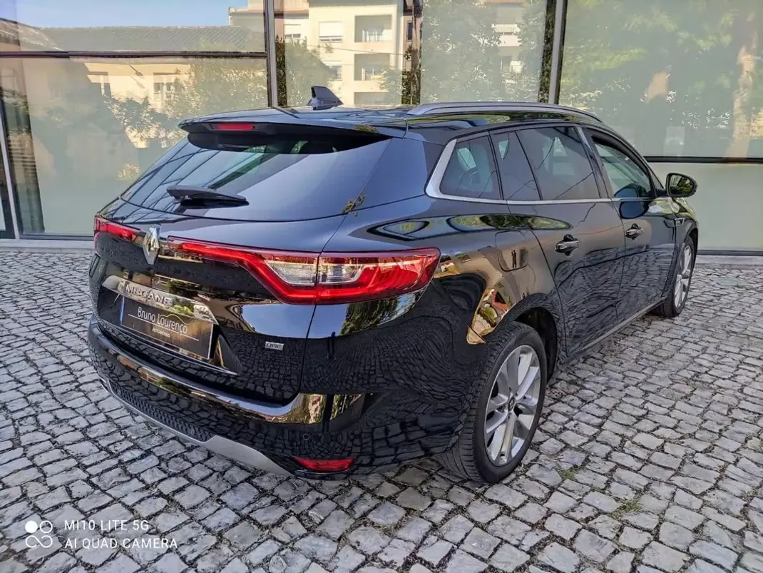 Renault Mégane Sport Tourer 2018 - 14900 EUR, 112000 km - AUTO.MOTO.pt - 112000km - foto 28 de 28