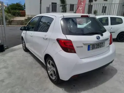Toyota Yaris 2016 - 17900 EUR, 121948 km - AUTO.MOTO.pt - 121948km - foto 7 de 12