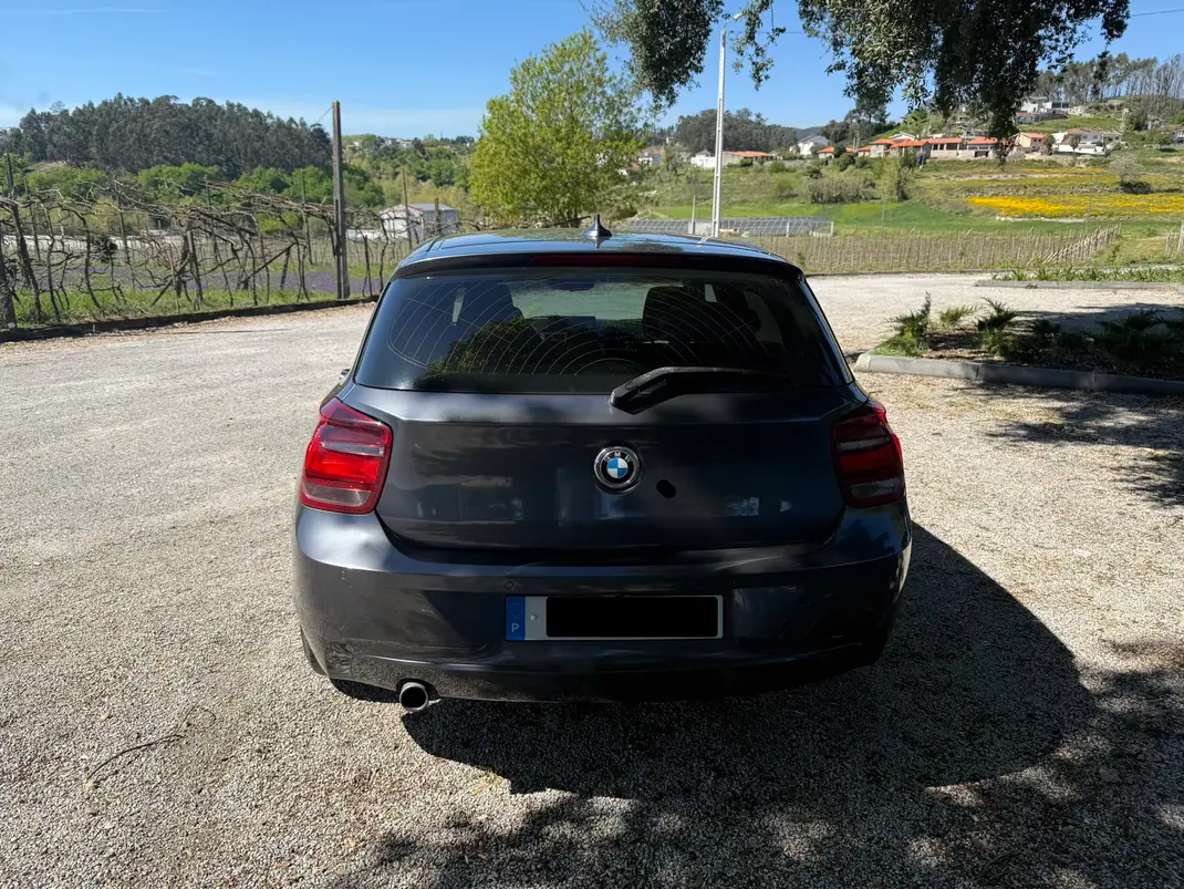 BMW 118 2013 - 10500 EUR, 192500 km - AUTO.MOTO.pt - 192500km - foto 5 de 10