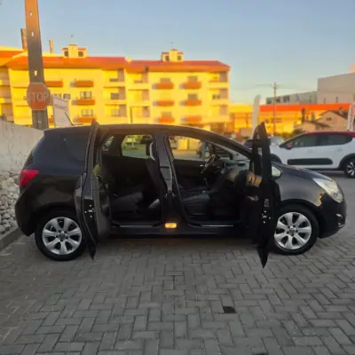 Opel Meriva 2011 — foto 3 de 17