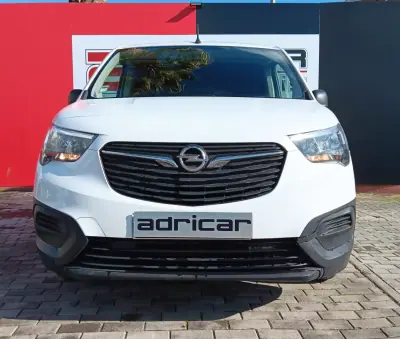 Opel COMBO 2022 - 15900 EUR, 82827 km - AUTO.MOTO.pt - 82827km - foto 2 de 20