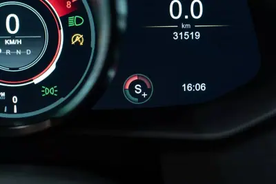 Aston Martin V8 Vantage Coupe 2019 - 144950 EUR, 31000 km - 31000km - foto 28 de 45