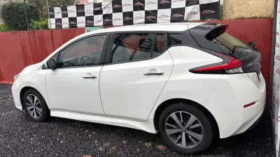 Nissan Leaf 2021 - 12900 EUR, 61600 km - AUTO.MOTO.pt - 61600km - foto 4 de 12