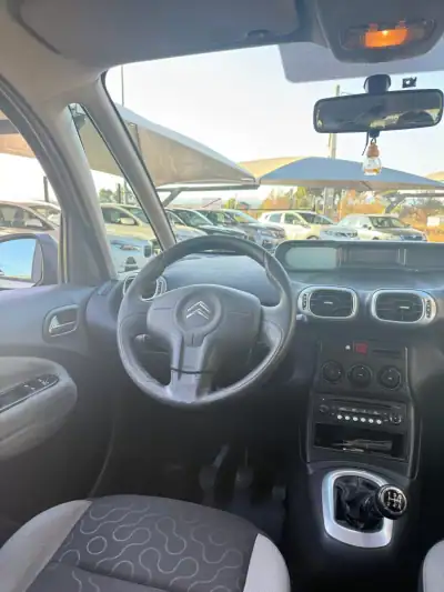Citroën C3 Picasso 2010 - 10900 EUR, 187511 km - AUTO.MOTO.pt - 187511km - foto 20 de 31