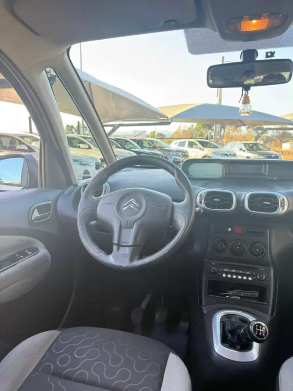 Citroën C3 Picasso 2010 - 10900 EUR, 187511 km - AUTO.MOTO.pt - 187511km - foto 20 de 31