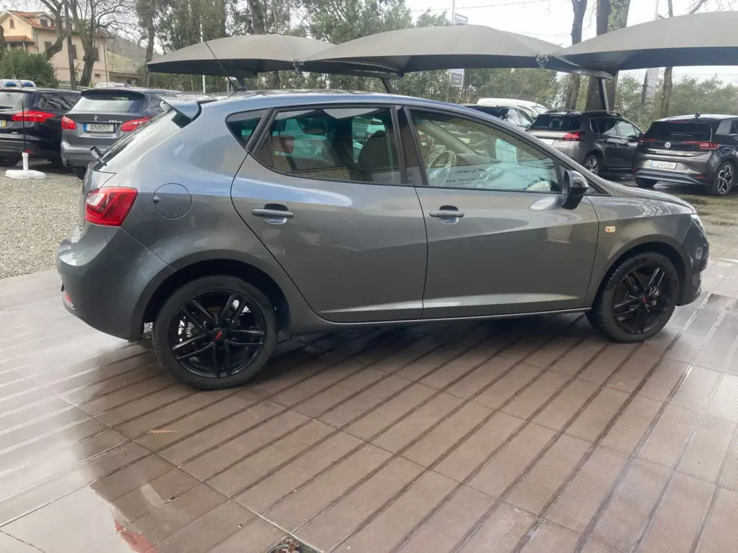 SEAT Ibiza 2016 - 13900 EUR, 118800 km - AUTO.MOTO.pt - 118800km - foto 3 de 24