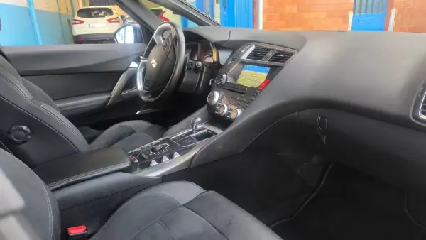 Citroën DS5 2014 - 10500 EUR, 188000 km - AUTO.MOTO.pt - 188000km - foto 3 de 17