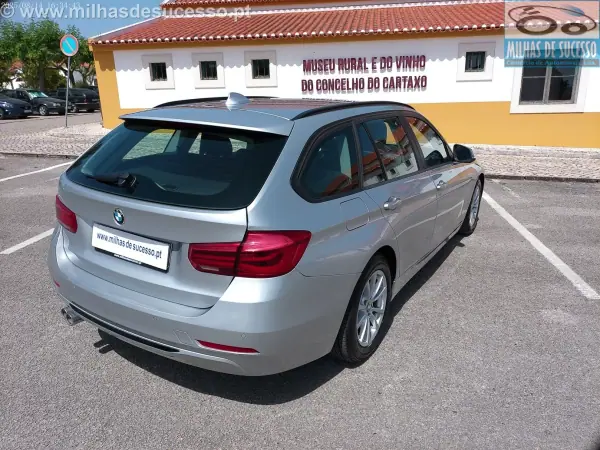 BMW 320 2016 - 16750 EUR, 181000 km - AUTO.MOTO.pt - 181000km - foto 10 de 27