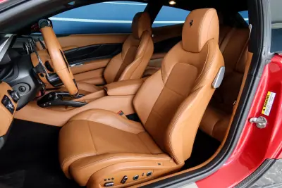 Ferrari FF 2013 - 245000 EUR, 33494 km - AUTO.MOTO.pt - 33494km - foto 13 de 26