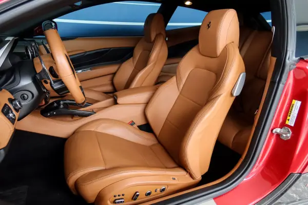 Ferrari FF 2013 - 245000 EUR, 33494 km - AUTO.MOTO.pt - 33494km - foto 13 de 26