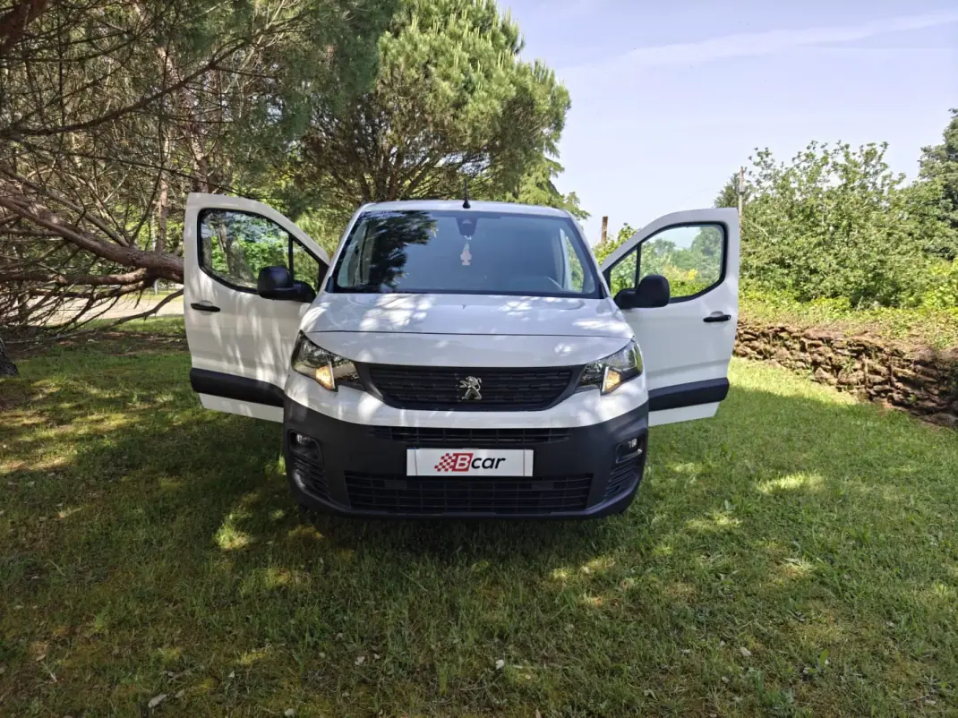 Peugeot PARTNER GIRAFON 2021 - 12900 EUR, 104300 km - AUTO.MOTO.pt - 104300km - foto 18 de 31