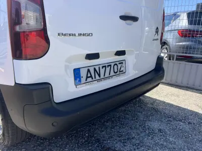 Citroën Berlingo 2022 - 13800 EUR, 118170 km - AUTO.MOTO.pt - 118170km - foto 11 de 12