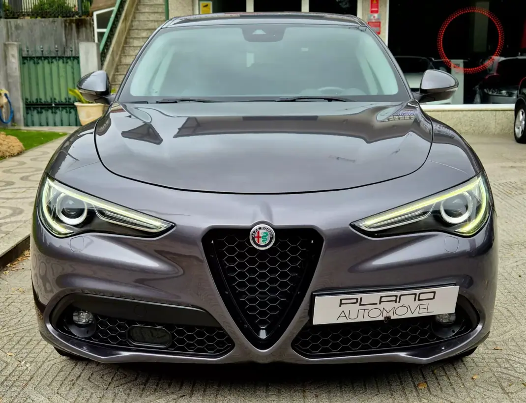 Alfa Romeo Stelvio 2017 - 19900 EUR, 183000 km - 183000km - foto 2 de 23