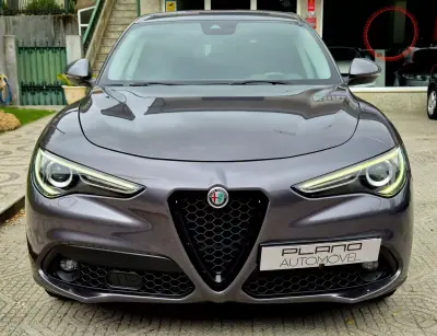 Alfa Romeo Stelvio 2017 - 20750 EUR, 183000 km - AUTO.MOTO.pt - 183000km - foto 2 de 23