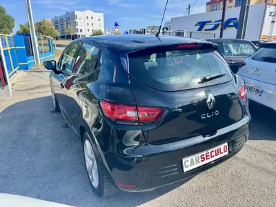 Renault Clio 2019 - 11750 EUR, 89908 km - AUTO.MOTO.pt - 89908km - foto 6 de 24