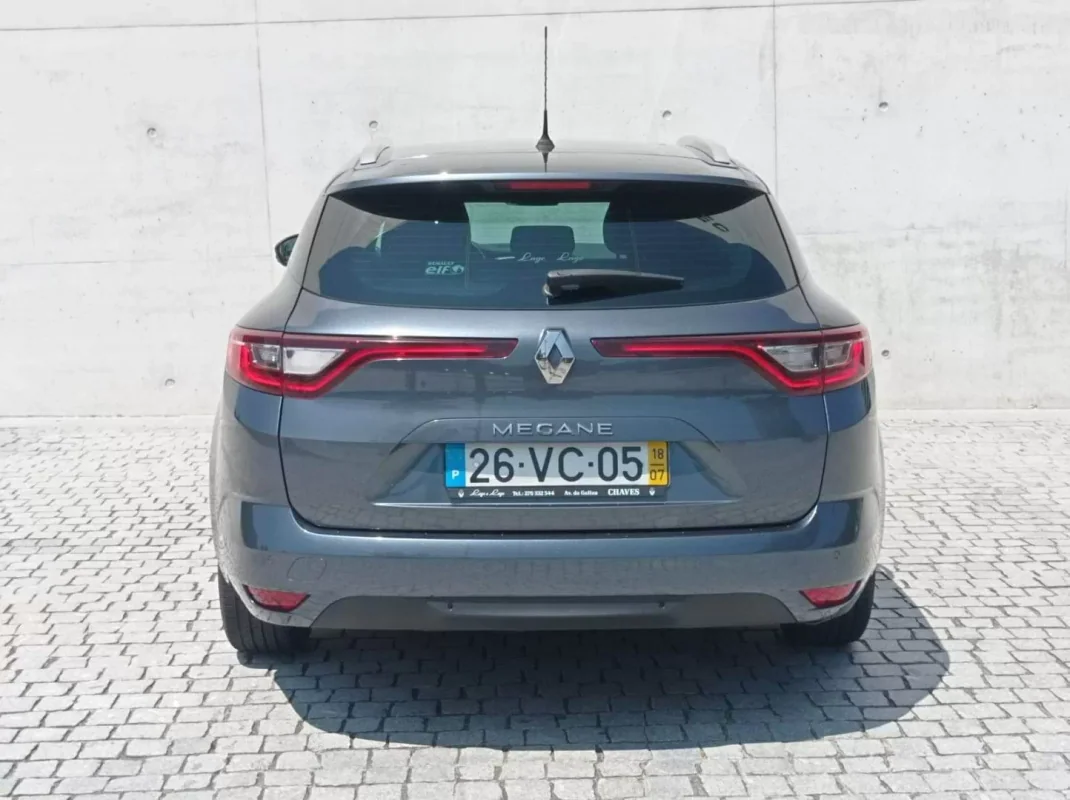 Renault Mégane Sport Tourer 2018 - 10990 EUR, 254300 km - AUTO.MOTO.pt - 254300km - foto 6 de 14