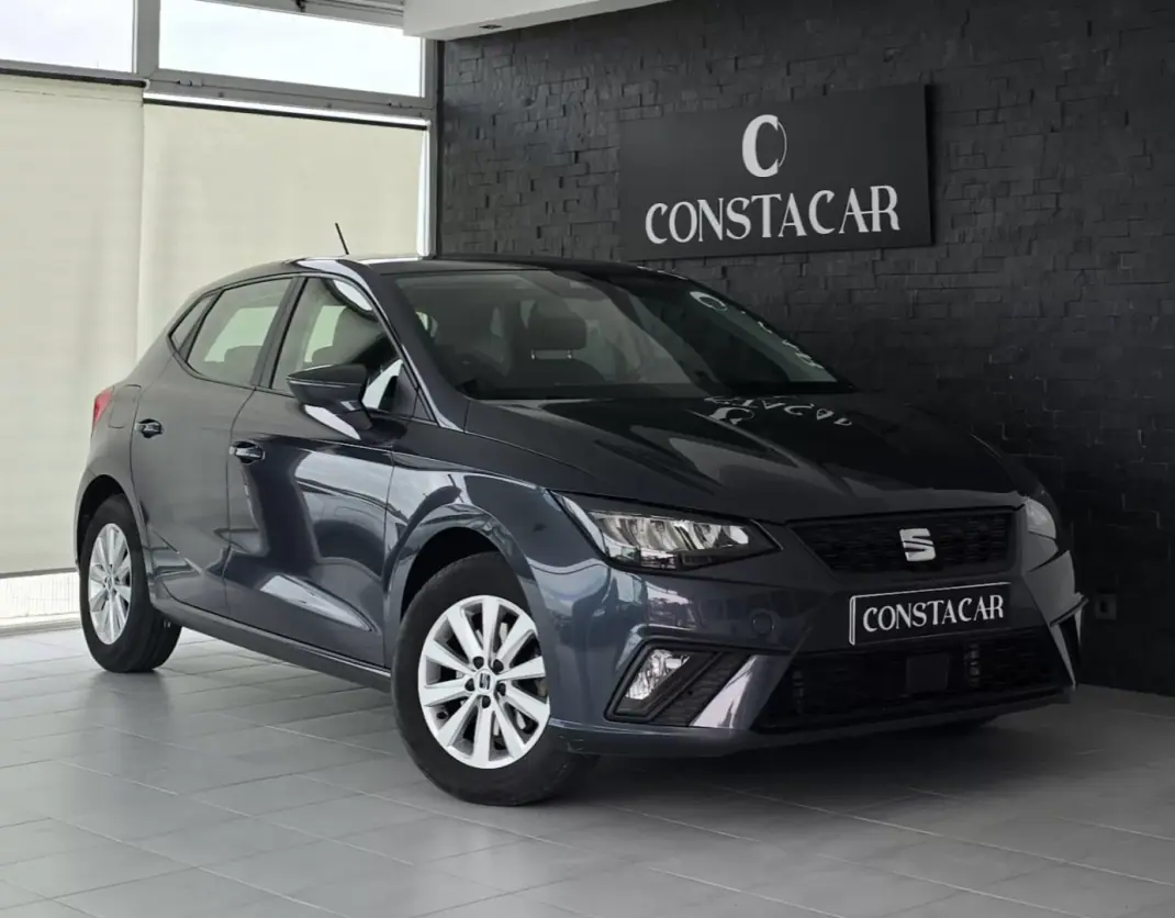 SEAT Ibiza 2024 - 16950 EUR, 66871 km - AUTO.MOTO.pt - 66871km - foto 1 de 32