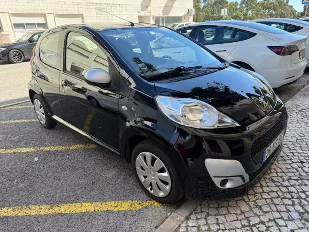 Peugeot 107 2013 - 6250 EUR, 116000 km - AUTO.MOTO.pt - 116000km - foto 9 de 26