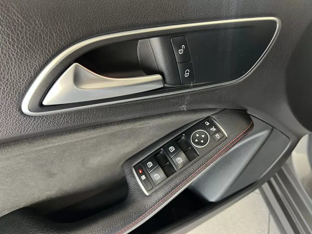 Mercedes-Benz A 160 2018 - 18600 EUR, 138840 km - AUTO.MOTO.pt - 138840km - foto 19 de 22