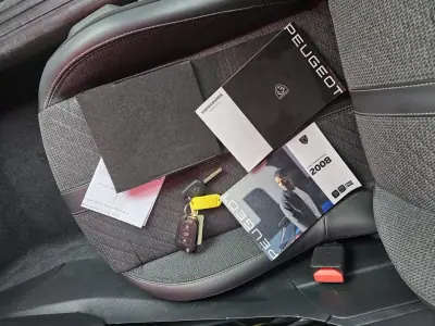 Peugeot 2008 2023 - 22999 EUR, 119000 km - AUTO.MOTO.pt - 119000km - foto 16 de 21