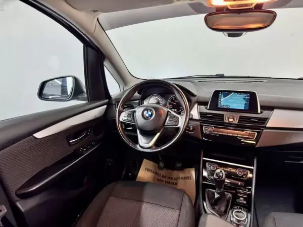 BMW 218 Gran Tourer 2018 - 14750 EUR, 148000 km - AUTO.MOTO.pt - 148000km - foto 26 de 54