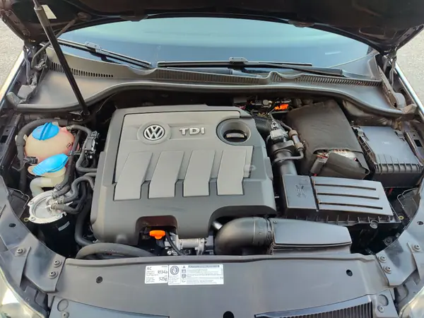 Volkswagen Golf 2011 - 9500 EUR, 179600 km - AUTO.MOTO.pt - 179600km - foto 8 de 15