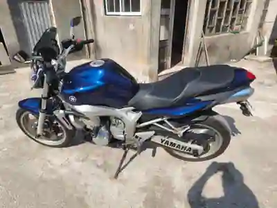 Yamaha FZ 6 2004 - 3000 EUR, 10487 km - 10487km - foto 3 de 7