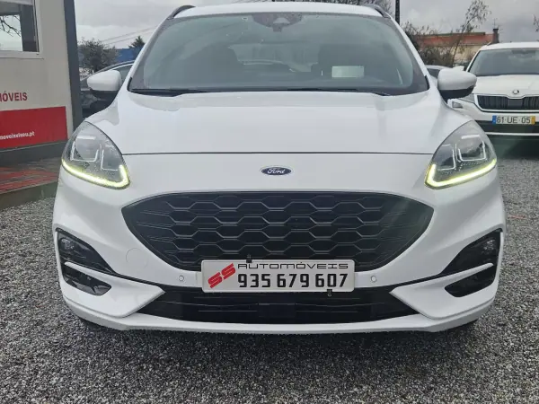 Ford Kuga 2022 - 17800 EUR, 129800 km - AUTO.MOTO.pt - 129800km - foto 2 de 49