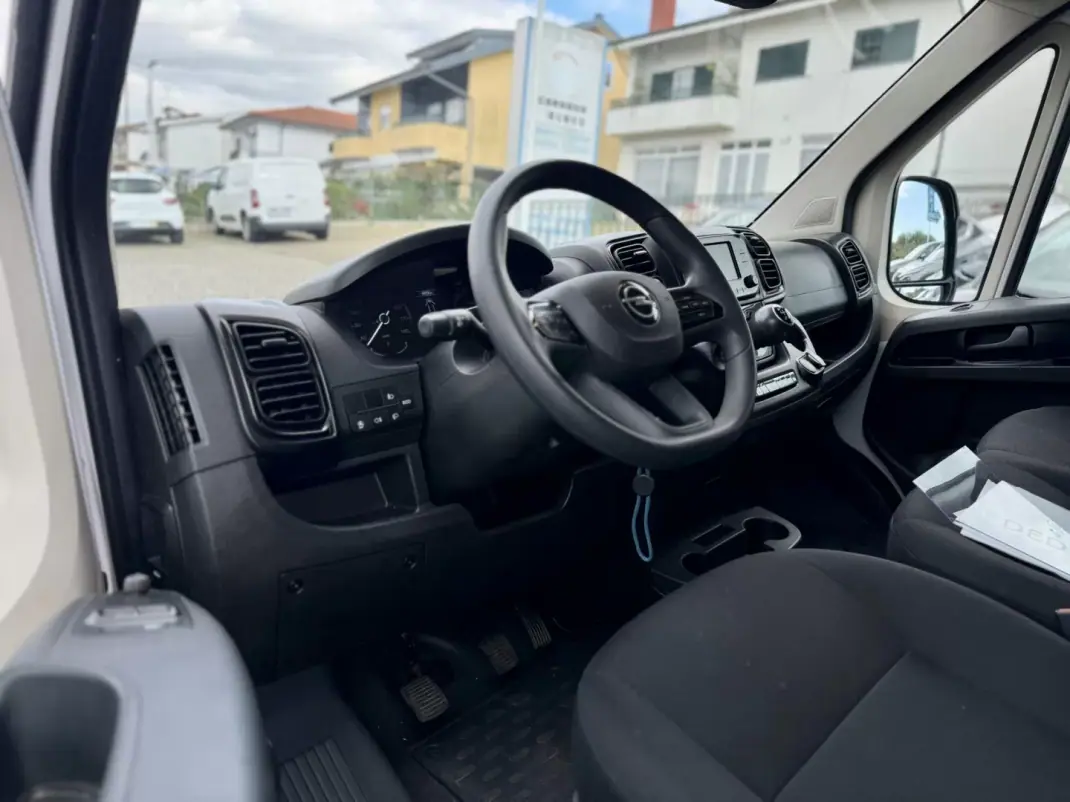 Opel 2024 - 31450 EUR, 59000 km - AUTO.MOTO.pt - 59000km - foto 9 de 20