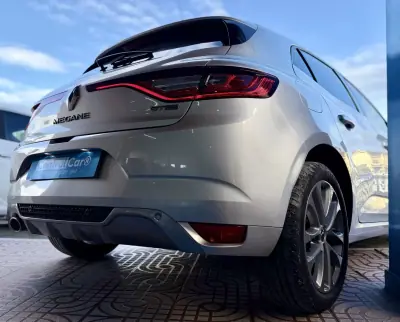 Renault Mégane 2020 - 17950 EUR, 114000 km - AUTO.MOTO.pt - 114000km - foto 11 de 23