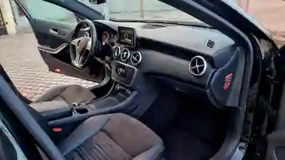 Mercedes-Benz A 220 2014 - 16000 EUR, 196000 km - AUTO.MOTO.pt - 196000km - foto 5 de 10