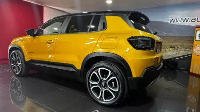 Jeep Avenger 2023 - 24990 EUR, 41228 km - AUTO.MOTO.pt - 41228km - foto 4 de 27
