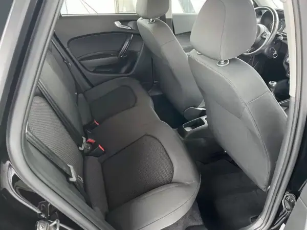 Audi A1 Sportback 2018 - 15250 EUR, 85720 km - AUTO.MOTO.pt - 85720km - foto 12 de 17