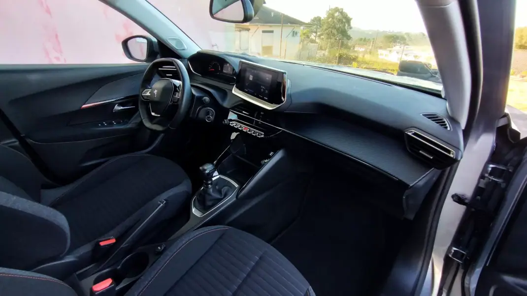 Peugeot 2008 2021 - 17999 EUR, 118000 km - AUTO.MOTO.pt - 118000km - foto 24 de 31