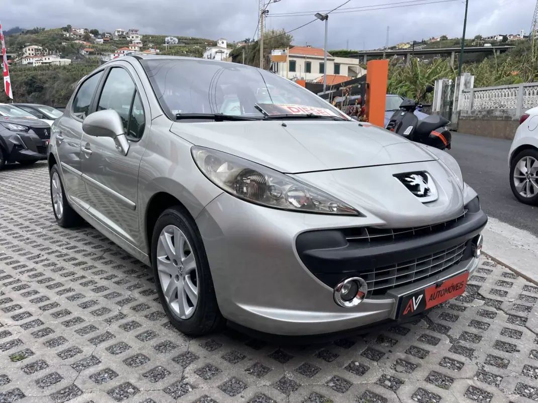 Peugeot 207 2006 - 4950 EUR, 248861 km - AUTO.MOTO.pt - 248861km - foto 1 de 12