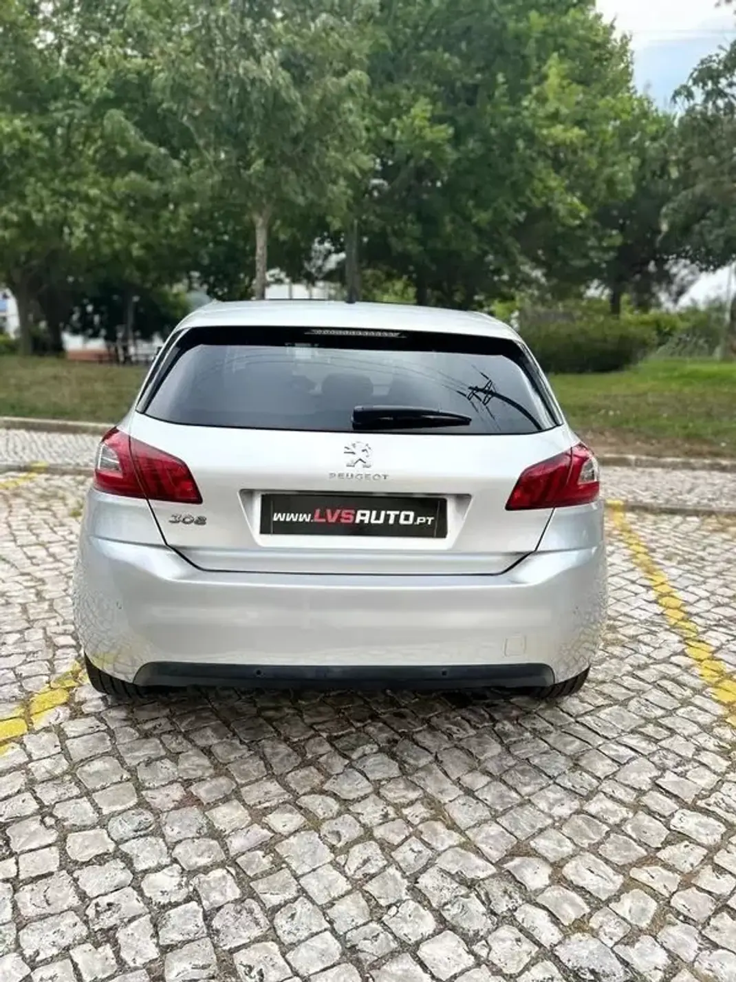 Peugeot 308 2015 - 11900 EUR, 210000 km - AUTO.MOTO.pt - 210000km - foto 6 de 36
