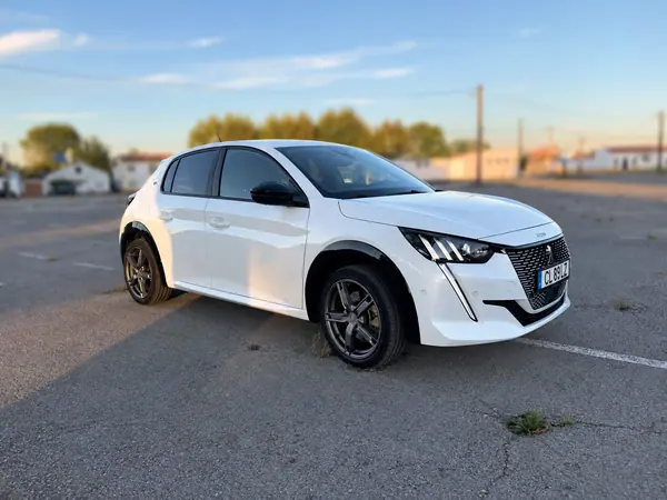 Peugeot e-208 50 kWh GT 2022 Electric