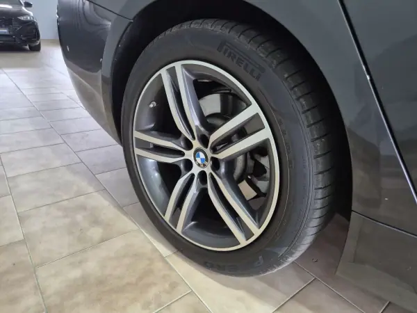 BMW 530e 2021 - 29900 EUR, 130000 km - AUTO.MOTO.pt - 130000km - foto 33 de 34
