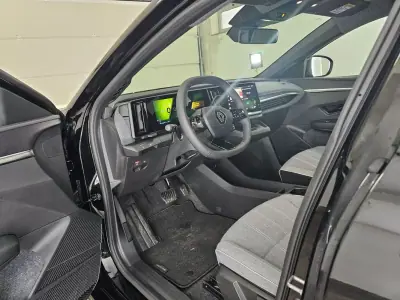 Renault Mégane E-Tech 2024 - 26650 EUR, 106 km - AUTO.MOTO.pt - 106km - foto 8 de 16