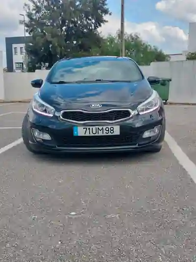Kia ProCeed 2013 - 7500 EUR, 237000 km - AUTO.MOTO.pt - 237000km - foto 7 de 12