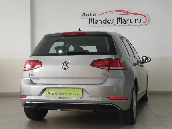 Volkswagen Golf 2017 - 17390 EUR, 126004 km - AUTO.MOTO.pt - 126004km - foto 3 de 13