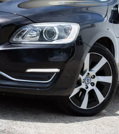 Volvo V60 2013 - 12500 EUR, 242000 km - AUTO.MOTO.pt - 242000km - foto 8 de 45